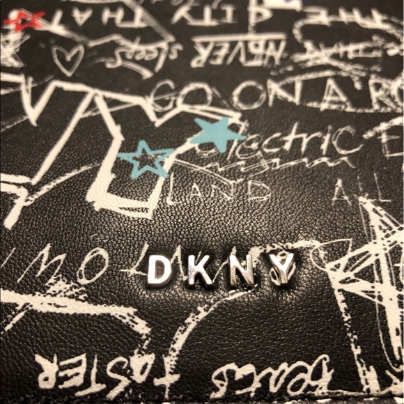 DKNY Ashlee Triple Pouches, Interchange Wriststrap - Picture 16 of 16